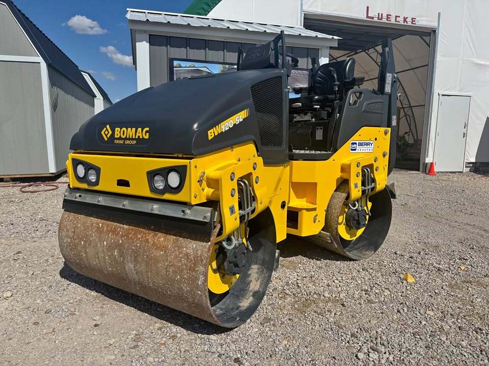 2021 BOMAG BW 120 SL-5 Vibratory Compactor in Trussville, AL