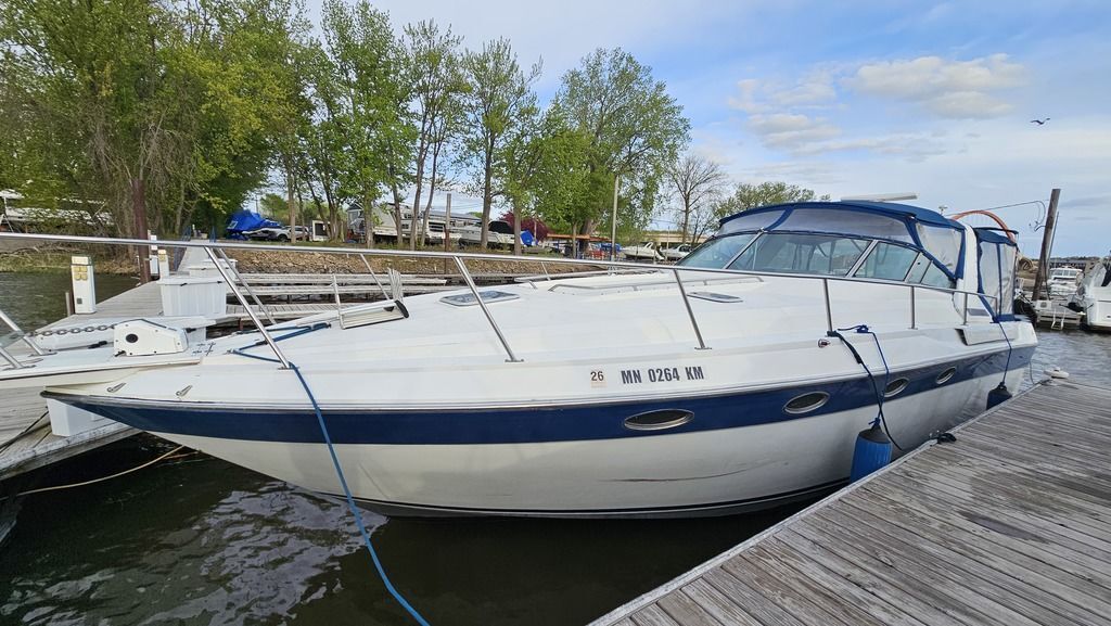 1988 Regal 360 Commodore in red wing MN
