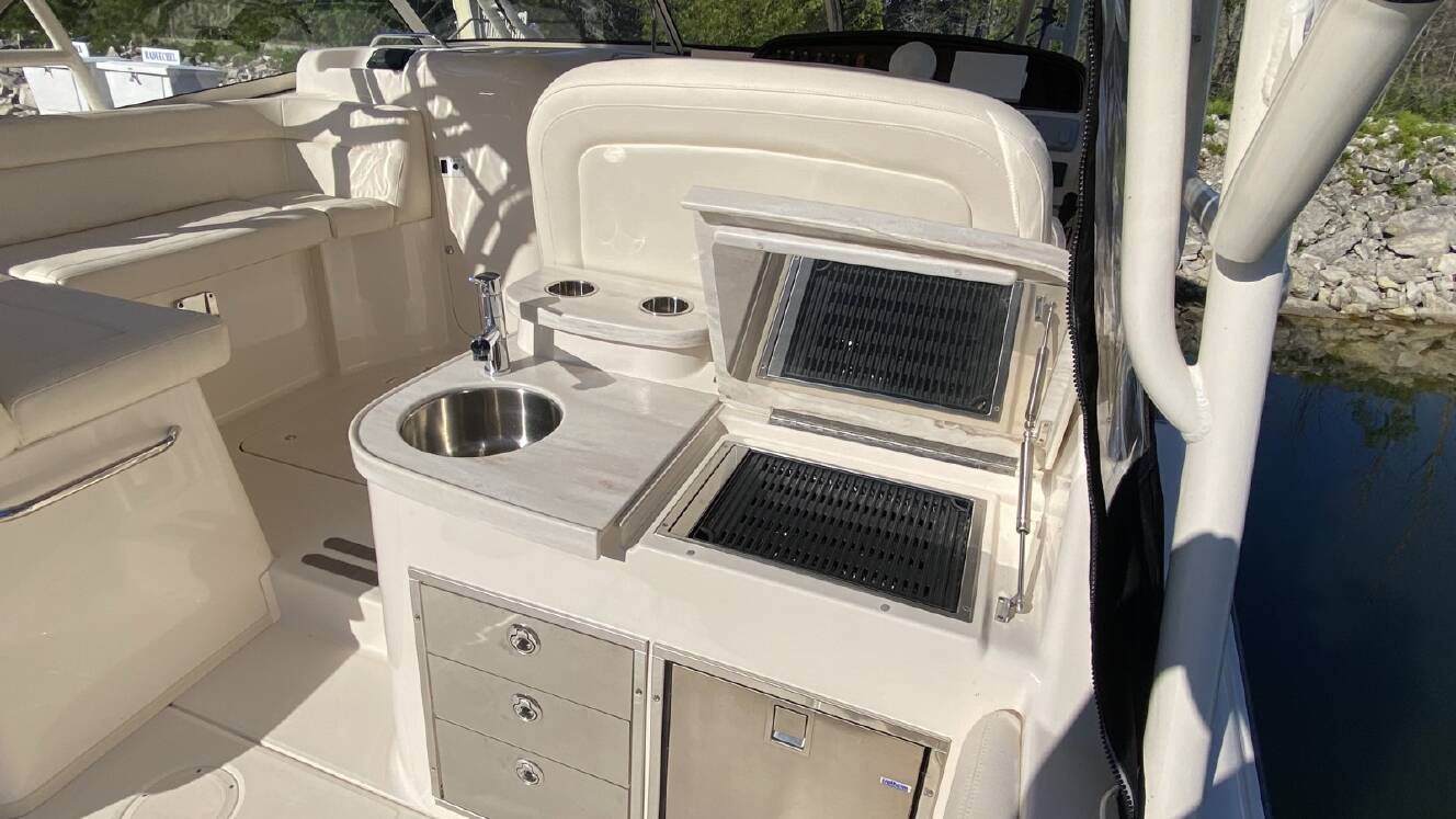 A photo of this 2021 Grady-White Freedom 335