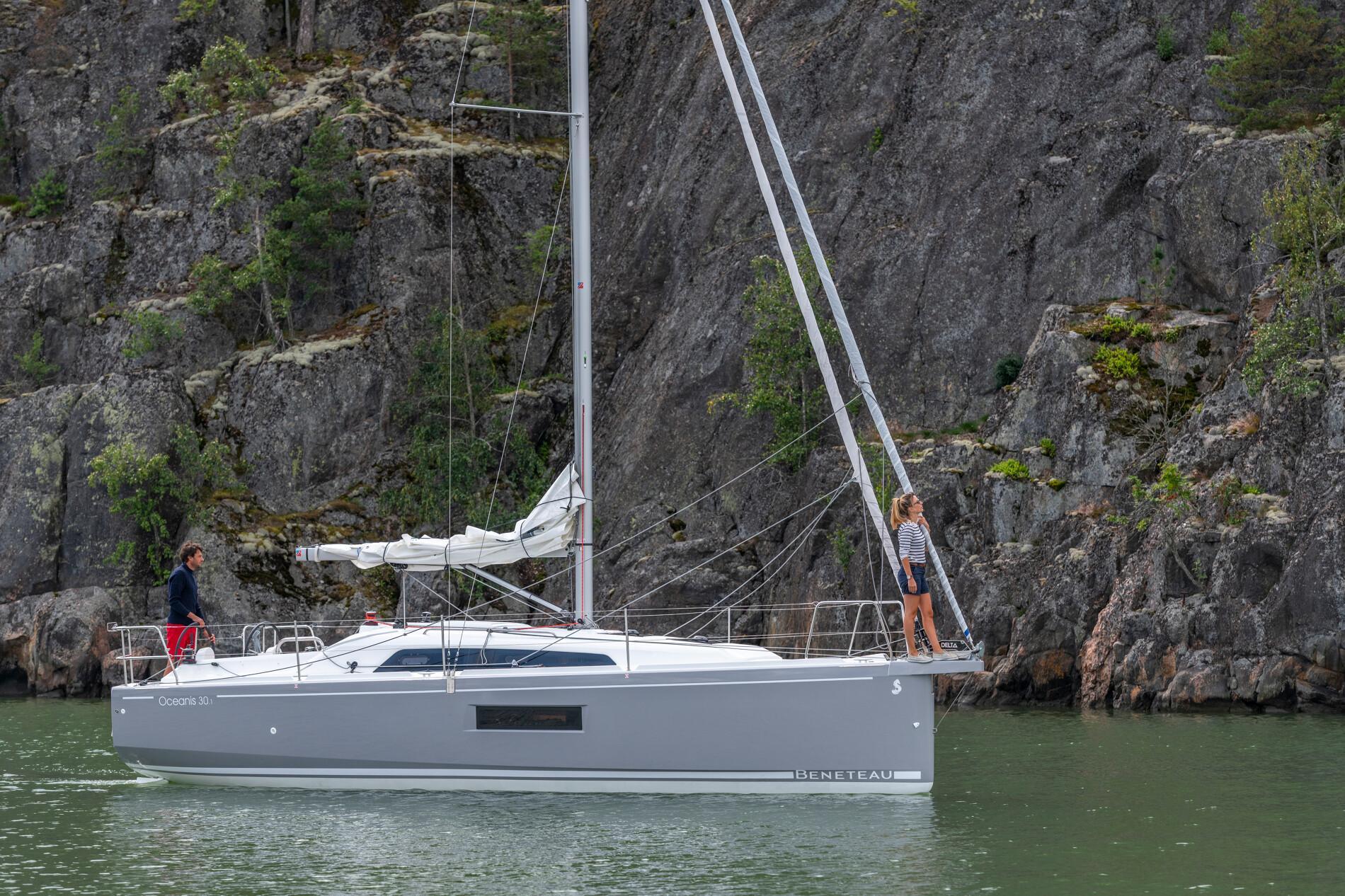 2024 Beneteau Oceanis 30.1 Cruiser and Racer Boat boat