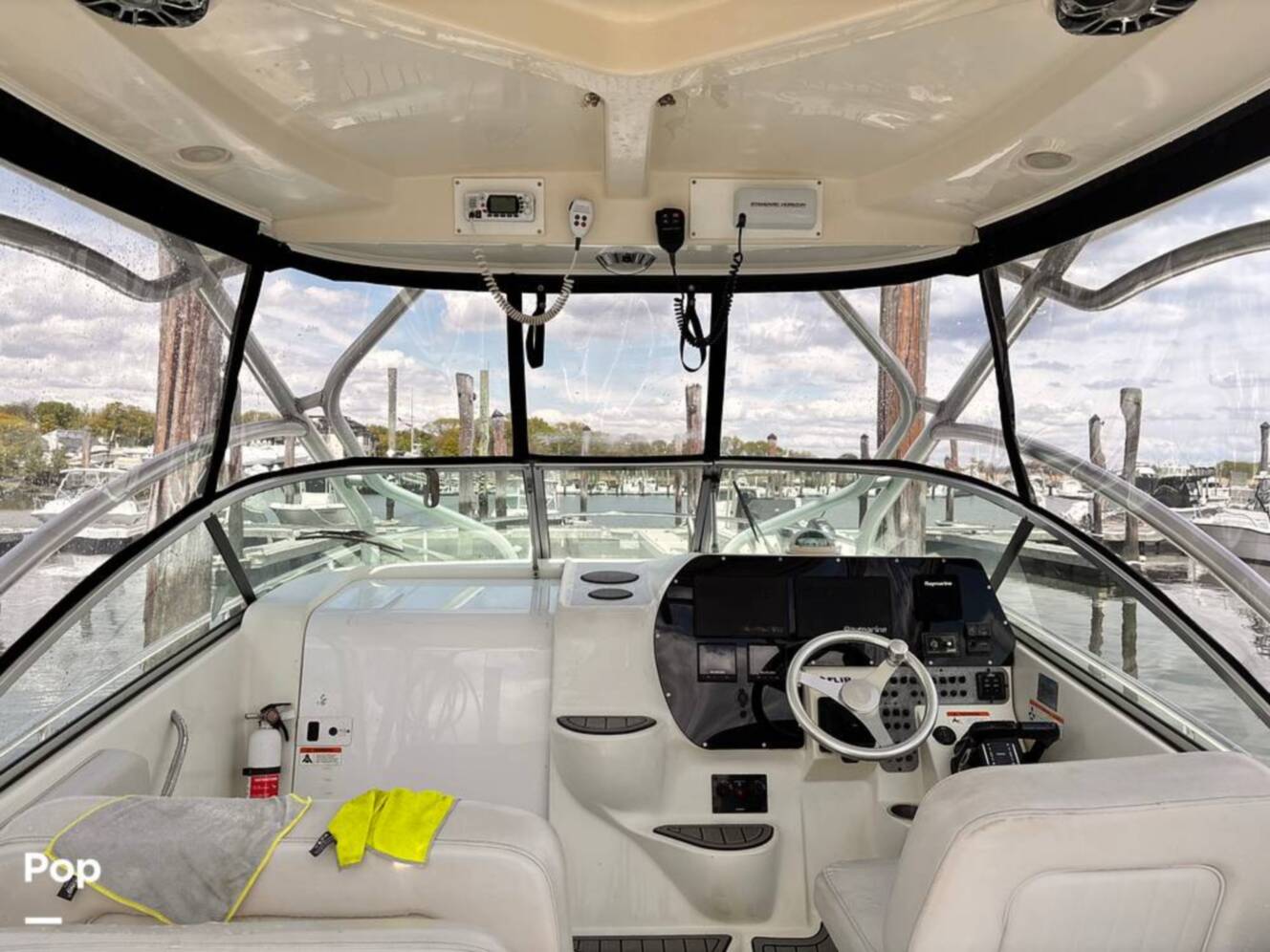 A photo of this 2006 Hydra-Sports Vector 2900 EXP
