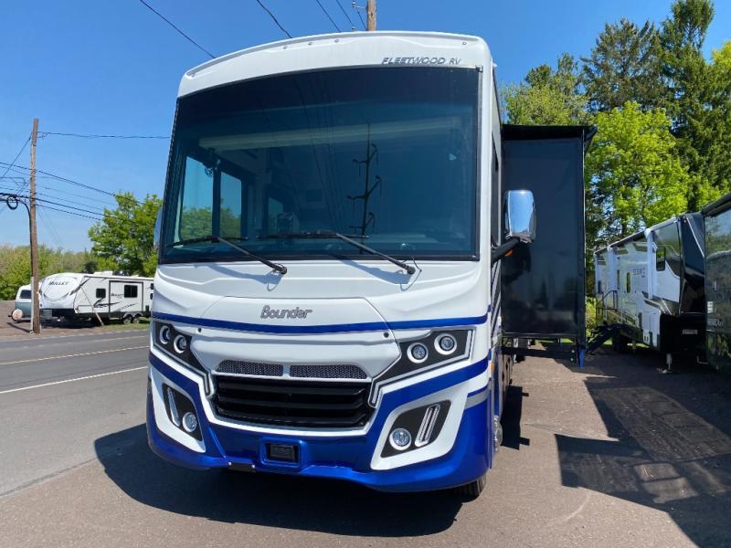 2025 Fleetwood Rv Bounder 35K in souderton PA