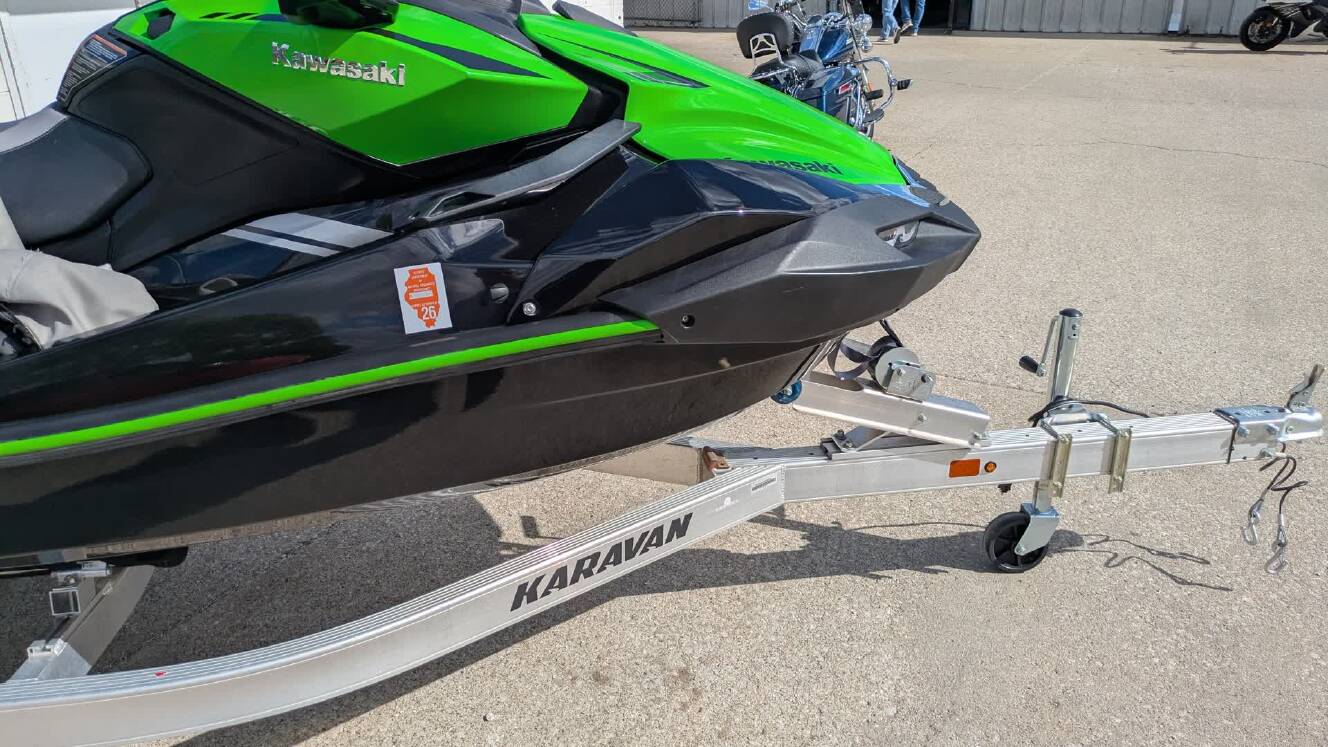 A photo of this 2023 Kawasaki ULTRA 310 LX