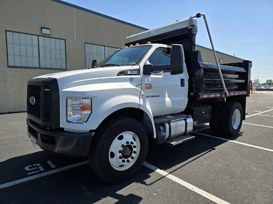 2021 FORD F750 in Manheim, PA