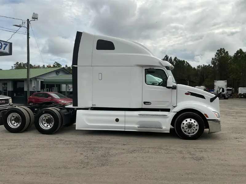 2023 PETERBILT 579