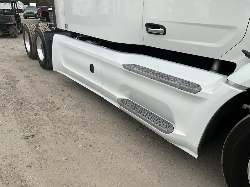 2023 PETERBILT 579