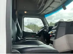 2023 PETERBILT 579
