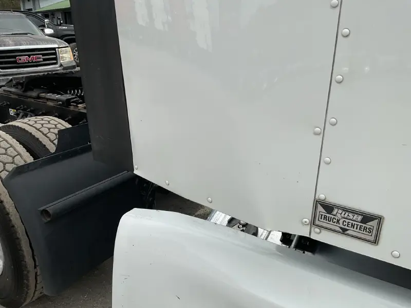 2023 PETERBILT 579