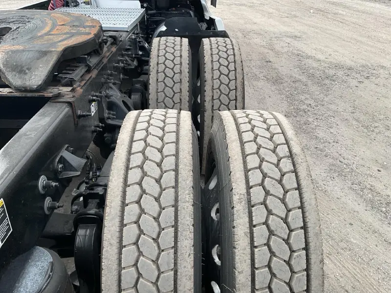 2023 PETERBILT 579