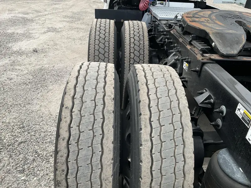 2023 PETERBILT 579