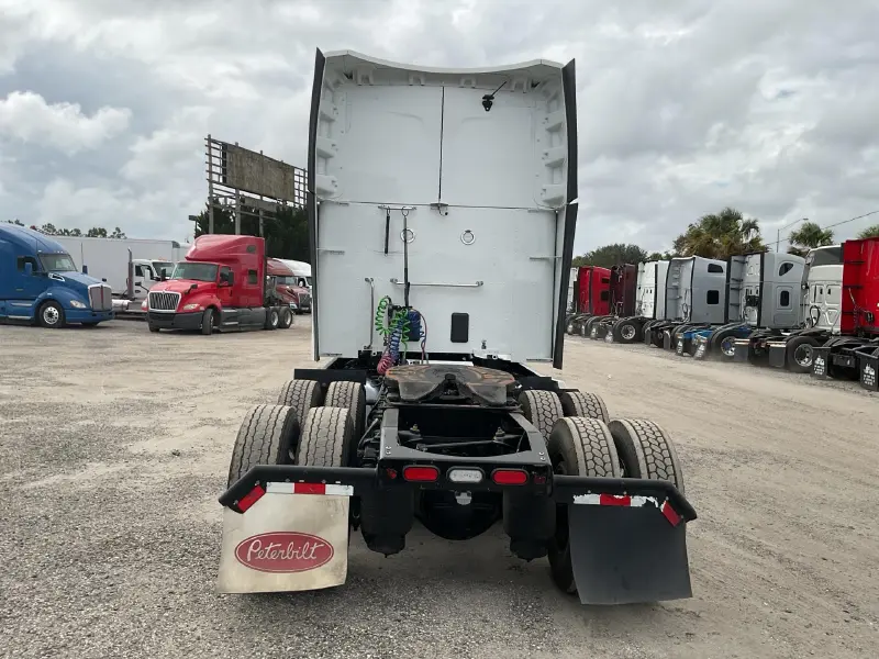 2023 PETERBILT 579
