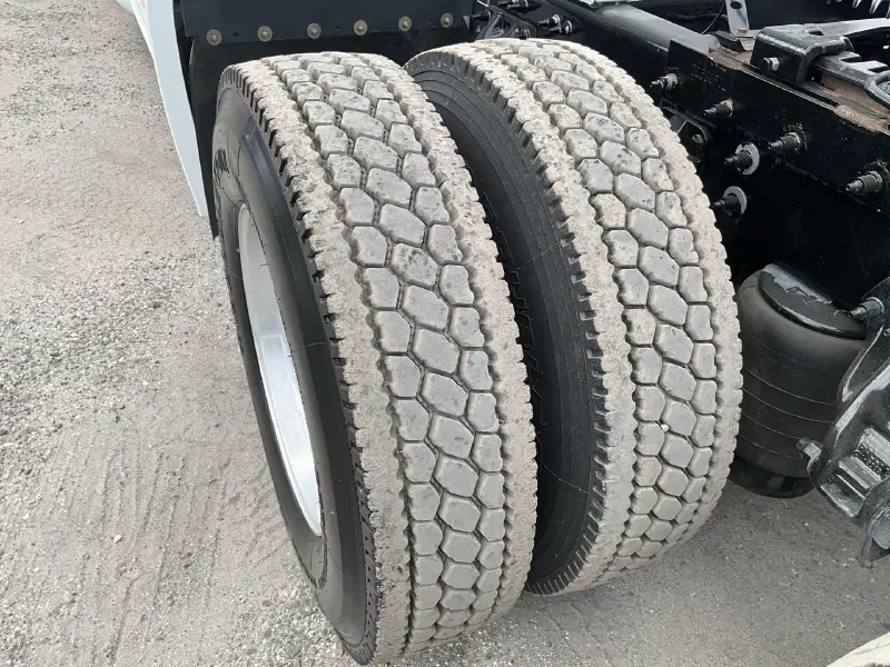 2023 PETERBILT 579