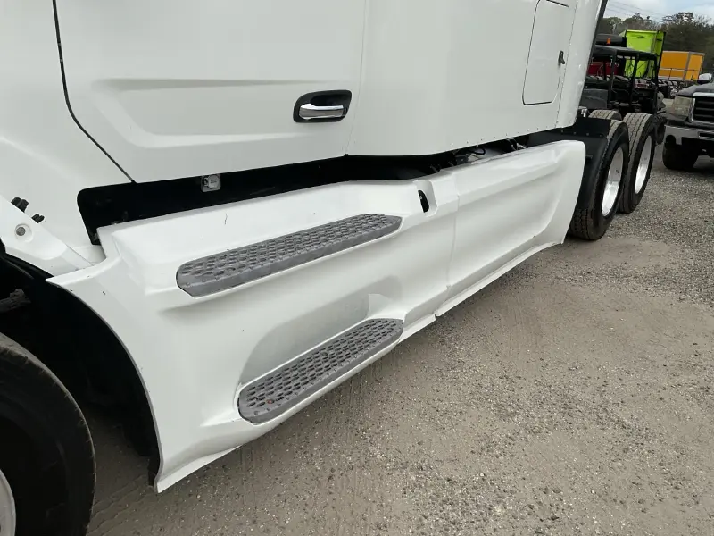 2023 PETERBILT 579