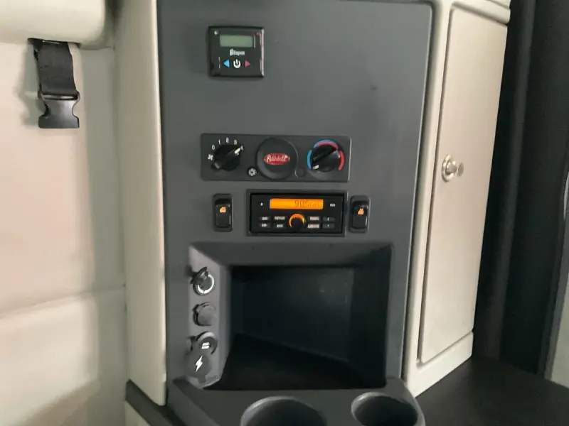 2023 PETERBILT 579