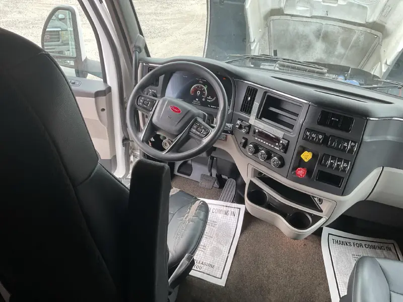 2023 PETERBILT 579