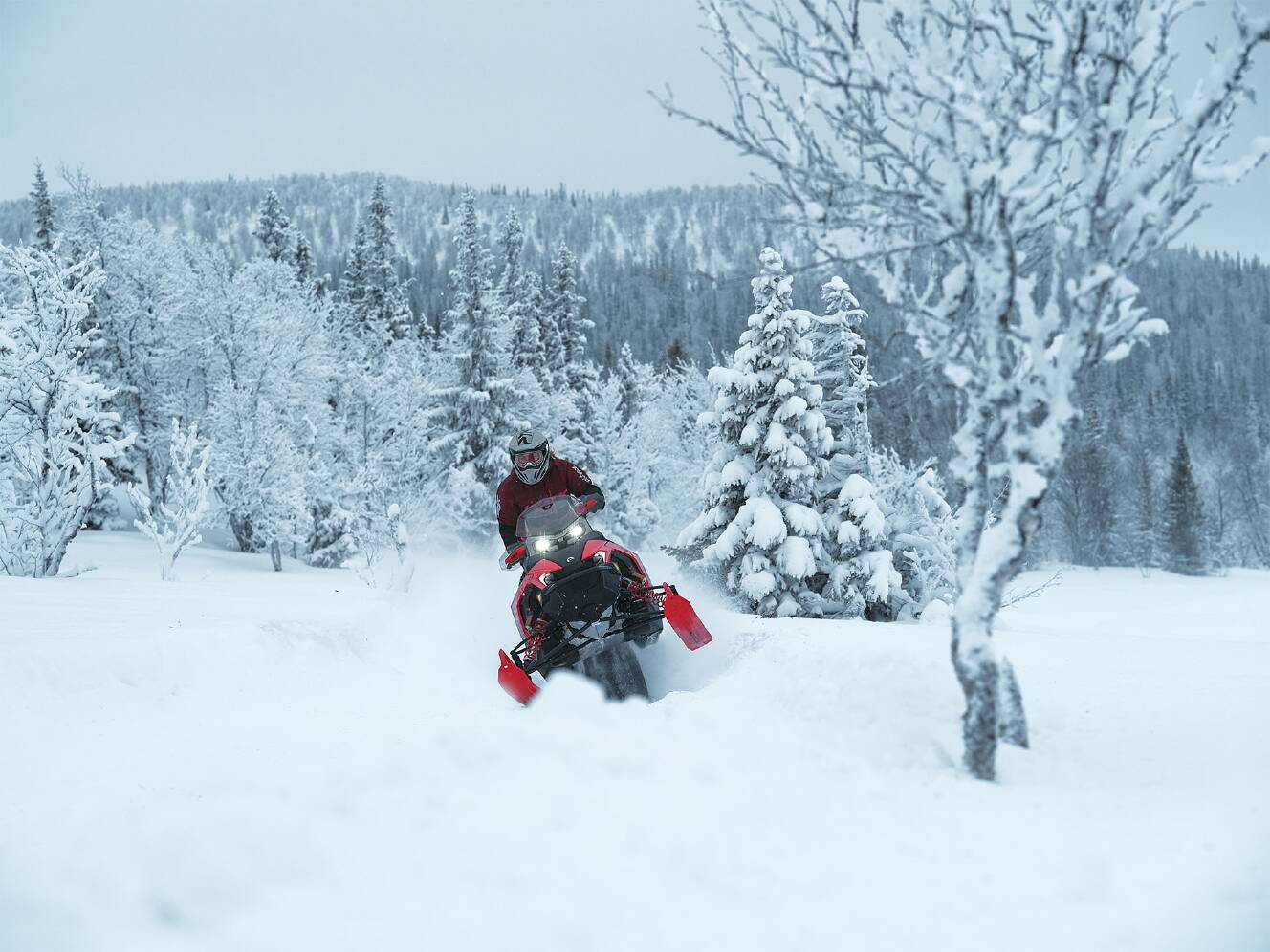 A photo of this 2026 Lynx Rave RE 600R E-TEC Ice Ripper XT 1.5 M.S. / E.S. w/ 10