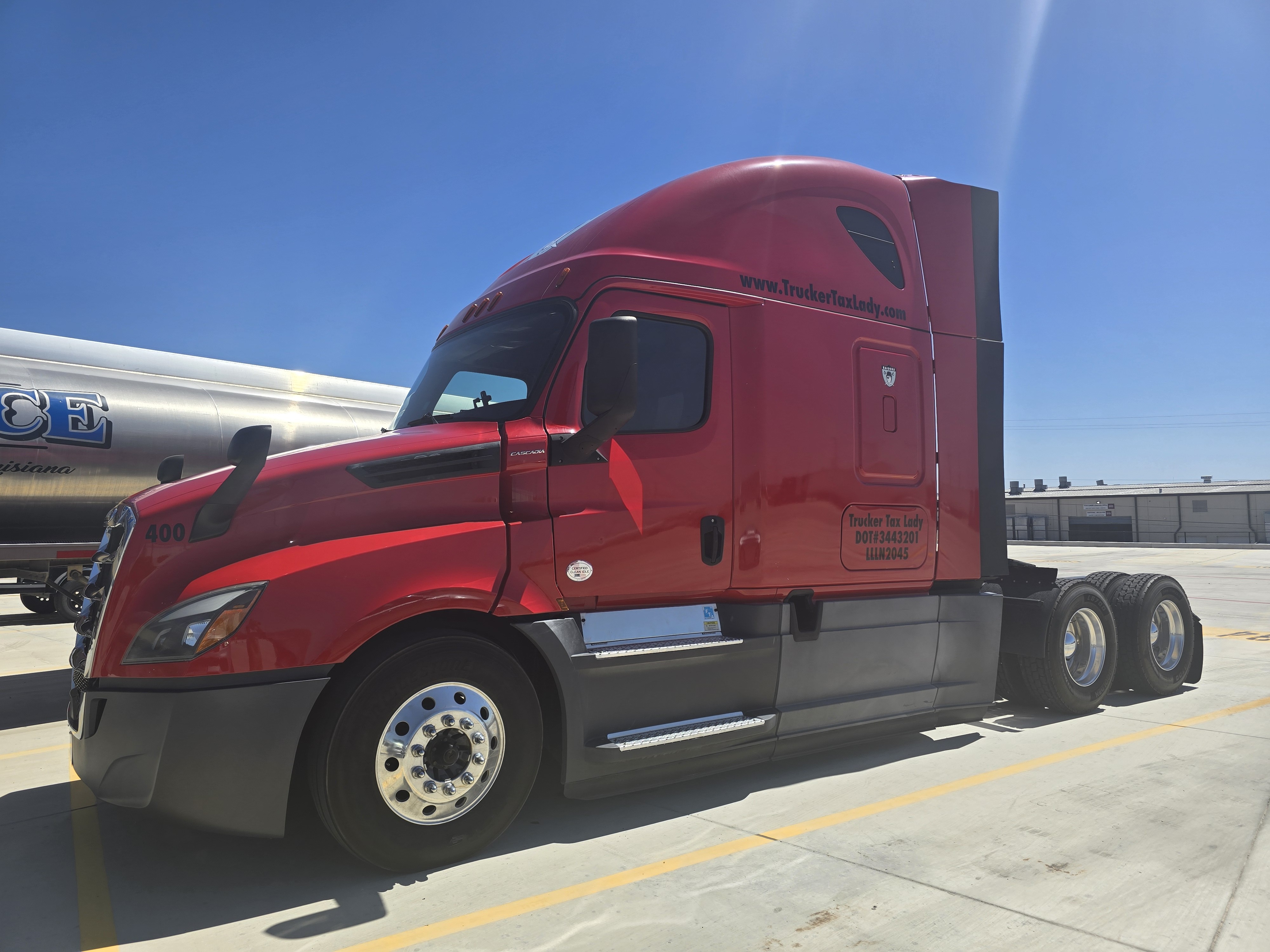 2020 FREIGHTLINER Cascadia 126 in Austin, TX
