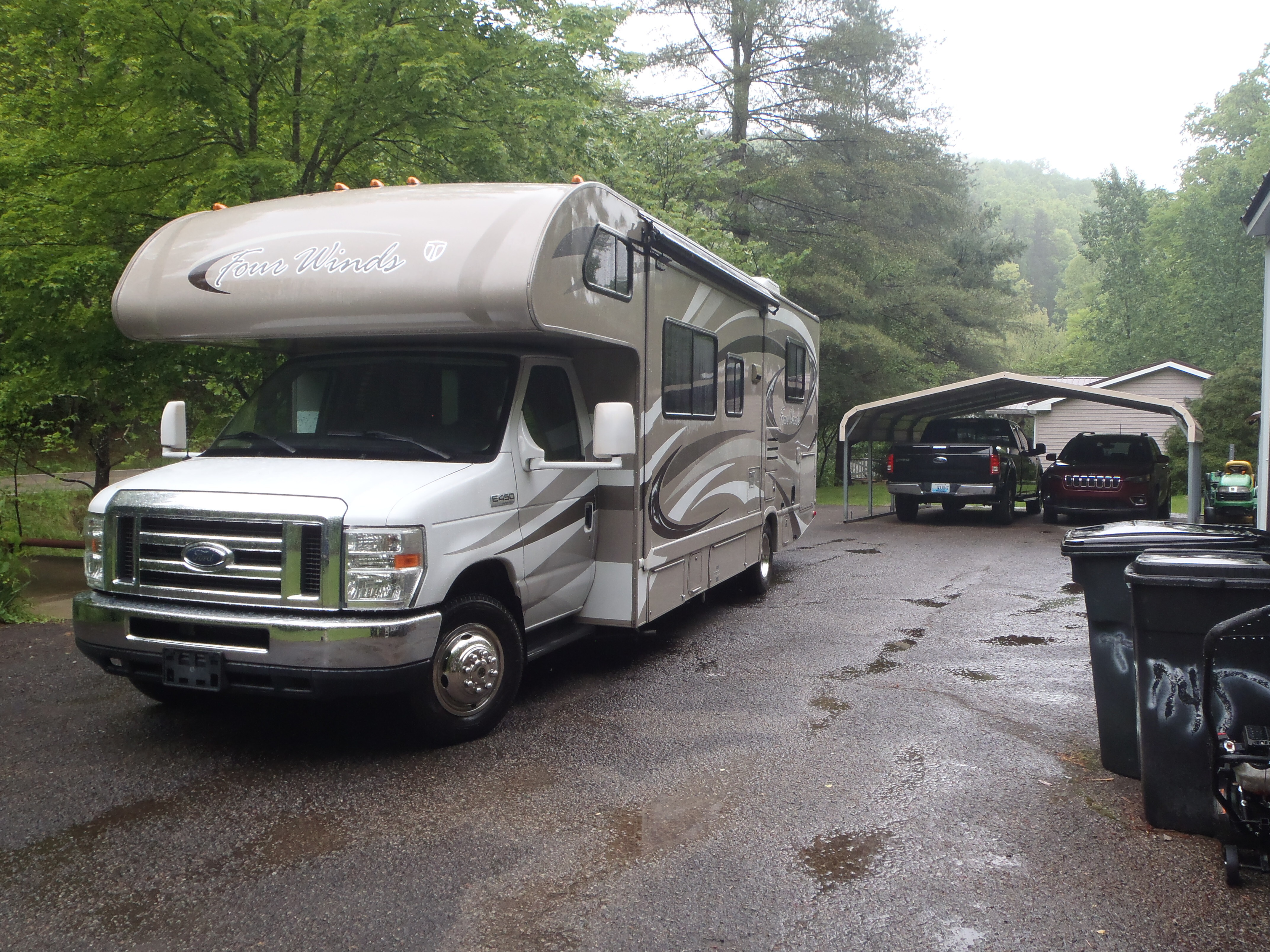 2014 Thor Motor Coach FOUR WINDS 28Z RV