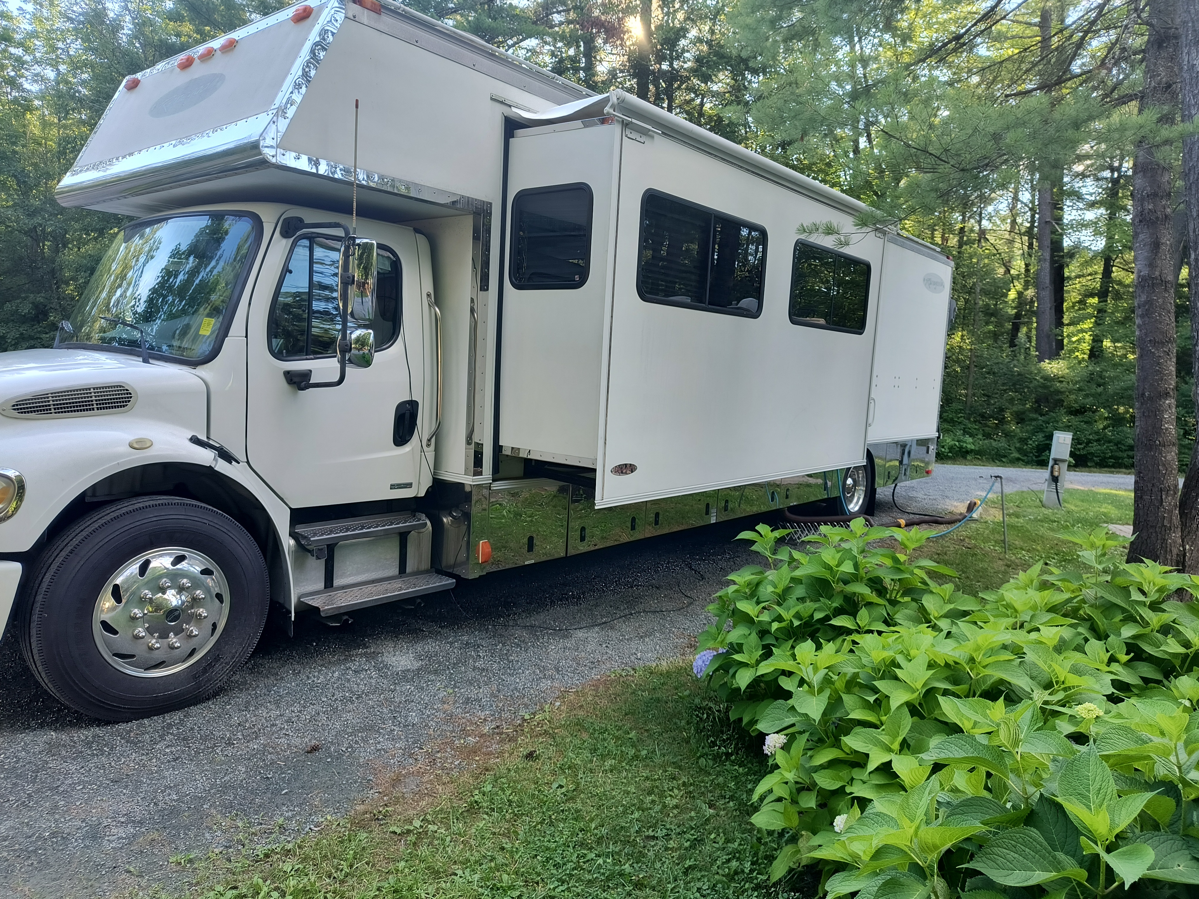 2005 Renegade CLASSIC GARAGE 2509AG RV