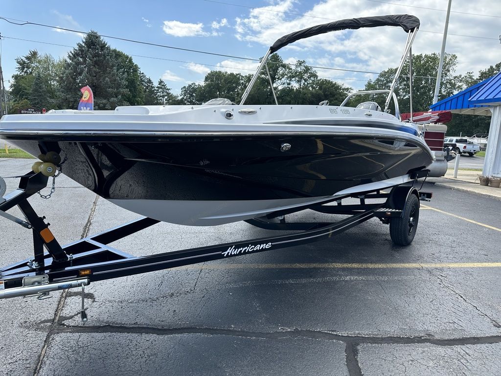 2024 Godfrey Marine Sundeck Sport 185 Ob in rockford MI