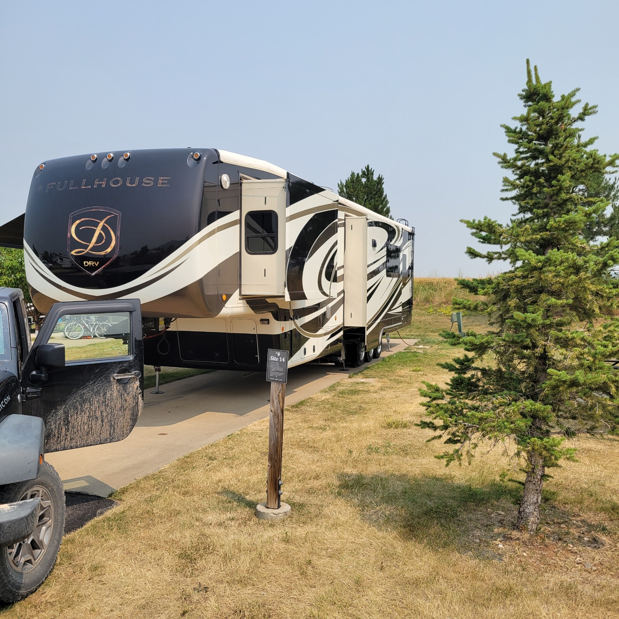 2017 DRV FULLHOUSE LX450 RV