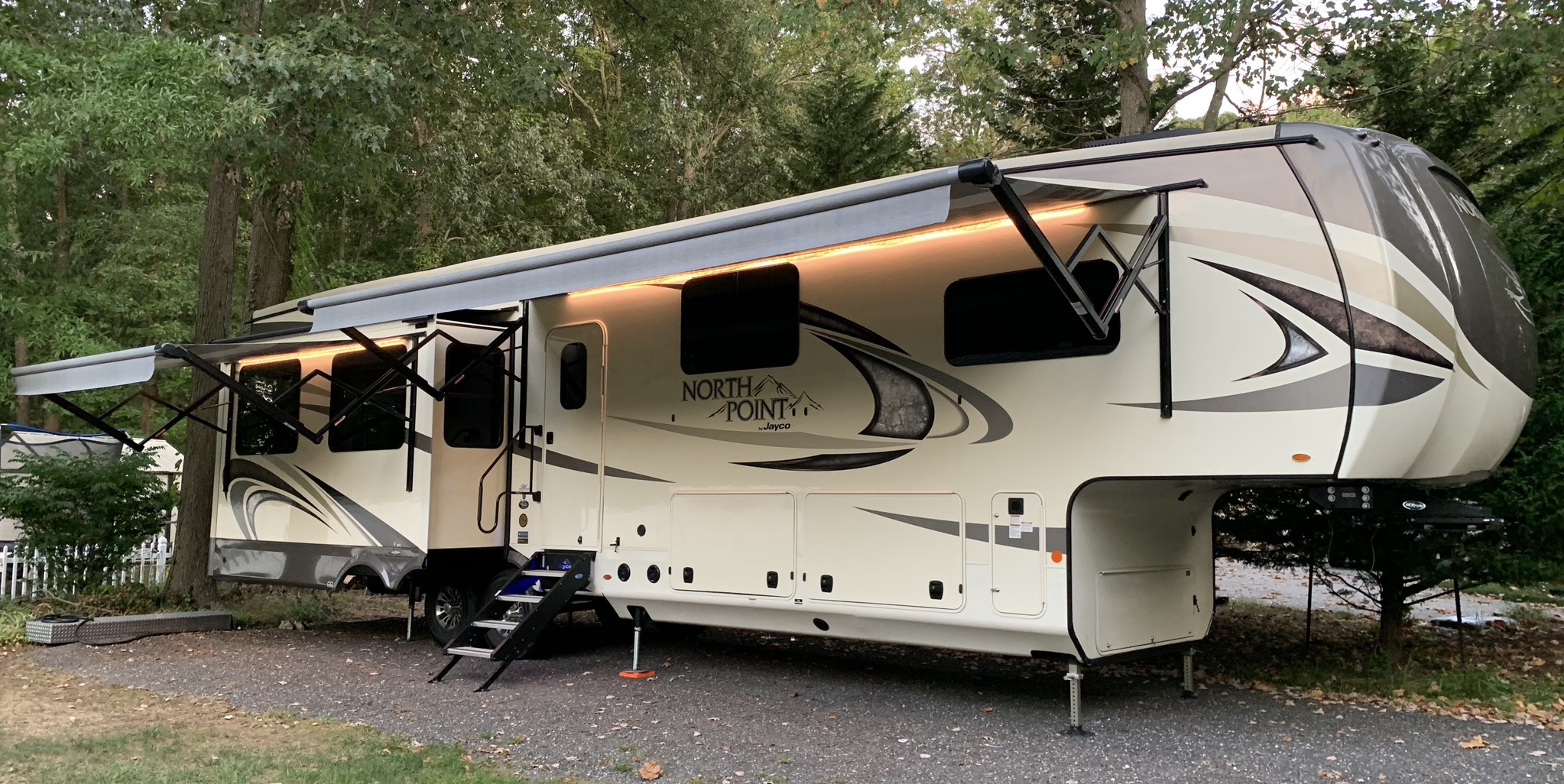 2019 Jayco NORTH POINT 377RLBH RV