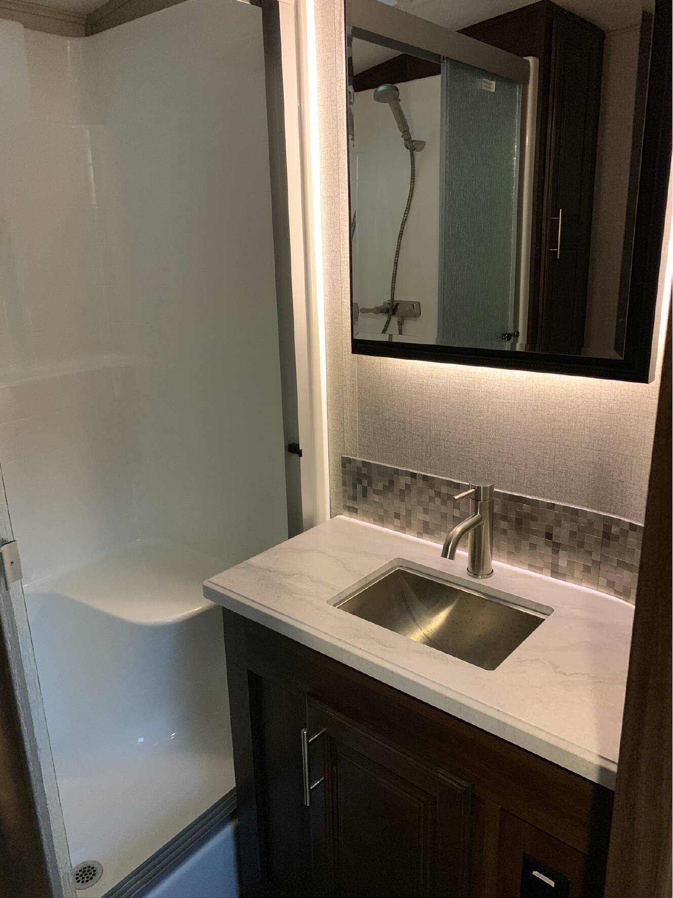 A photo of this 2019 Jayco NORTH POINT 377RLBH