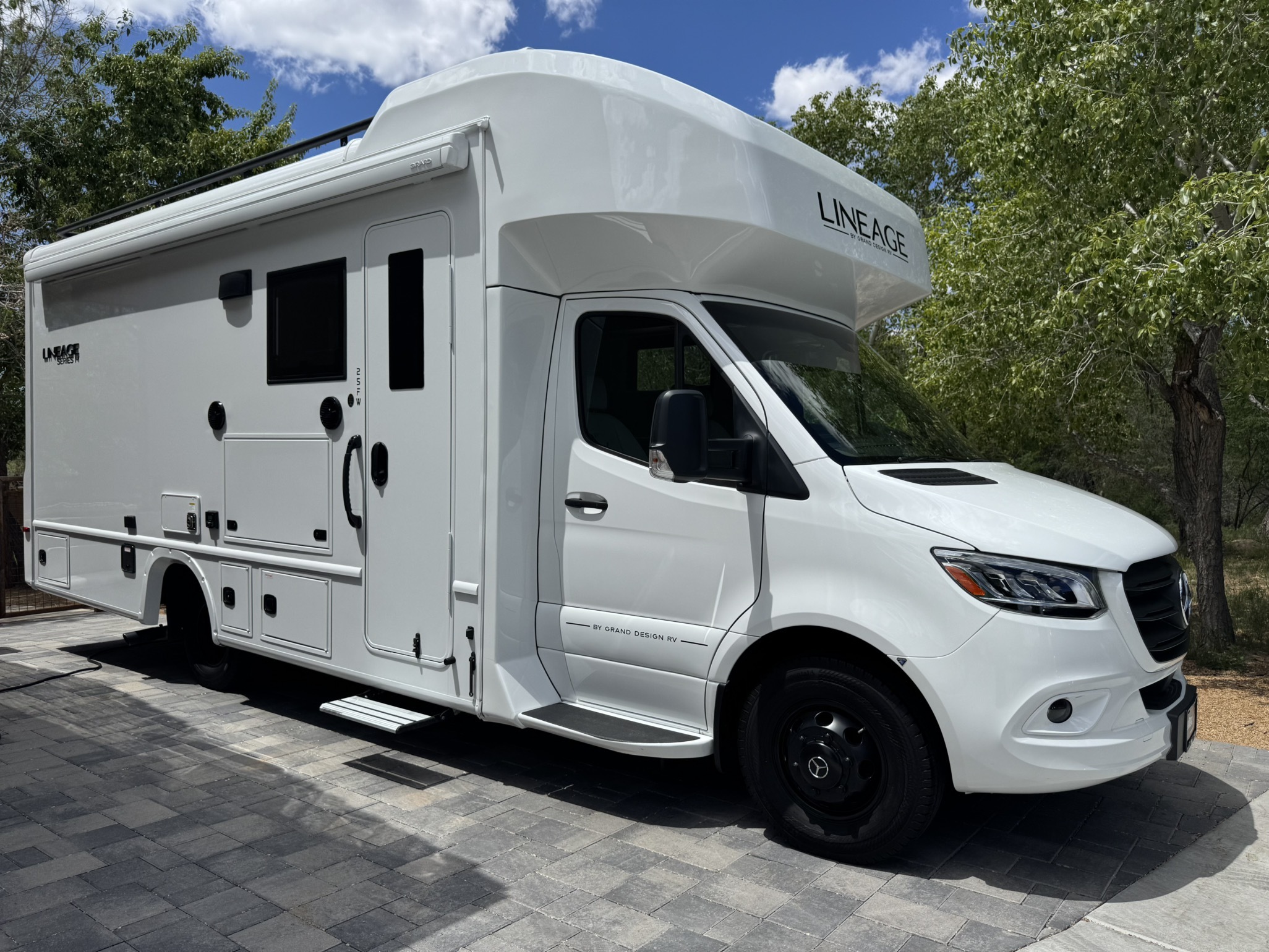 2026 Grand Design LINEAGE SERIES M 25FW RV