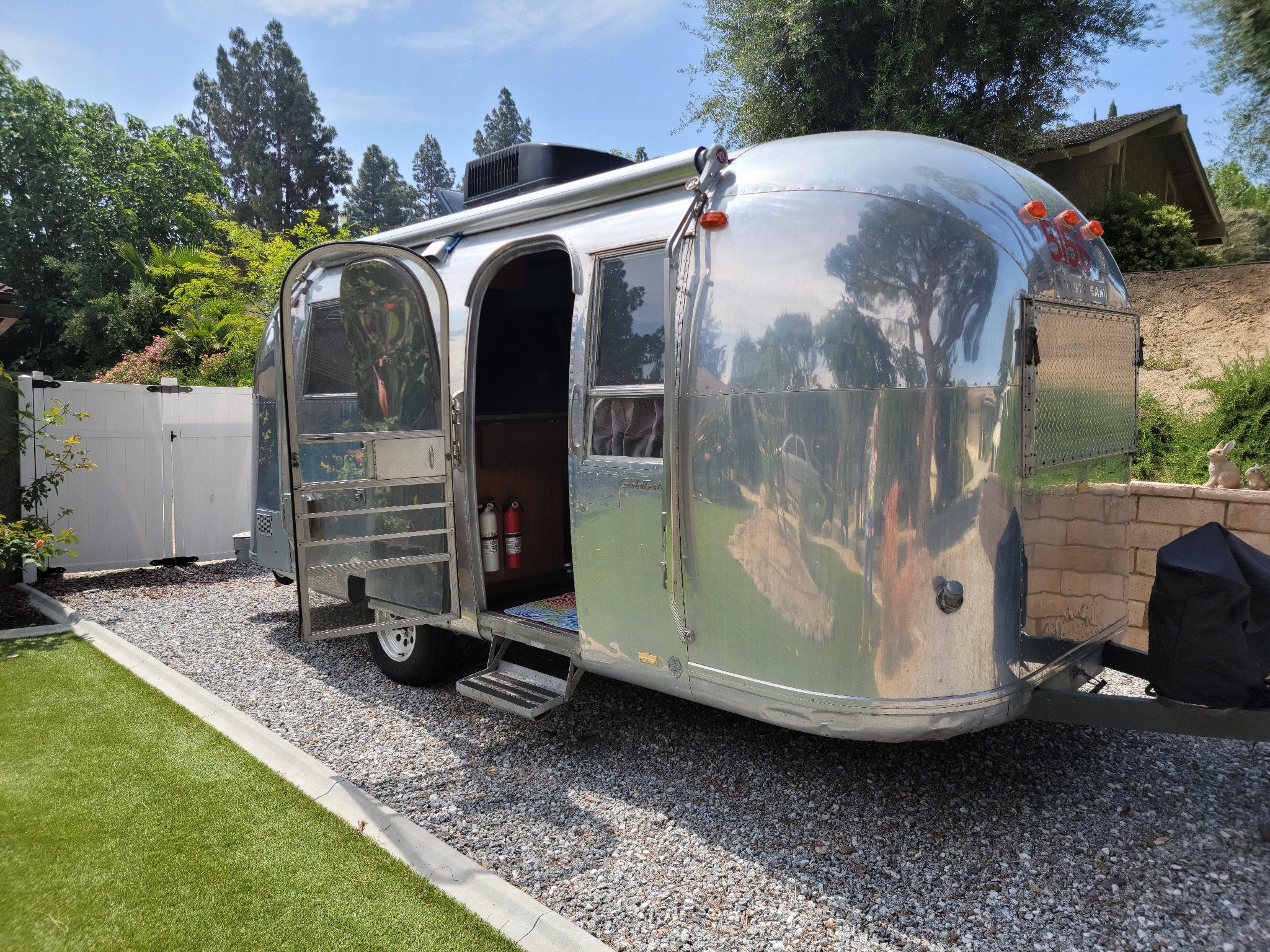 1965 Airstream GLOBETROTTER 19 in riverside CA
