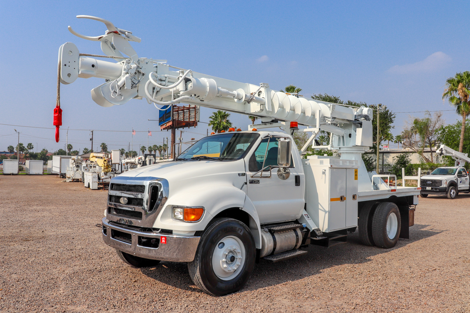 2013 FORD F750 in Mcallen, TX
