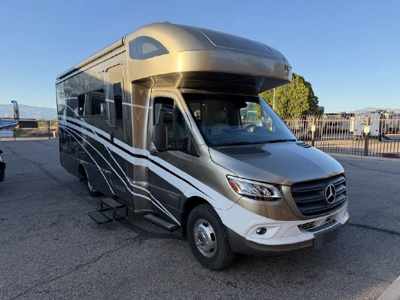 2021 WINNEBAGO