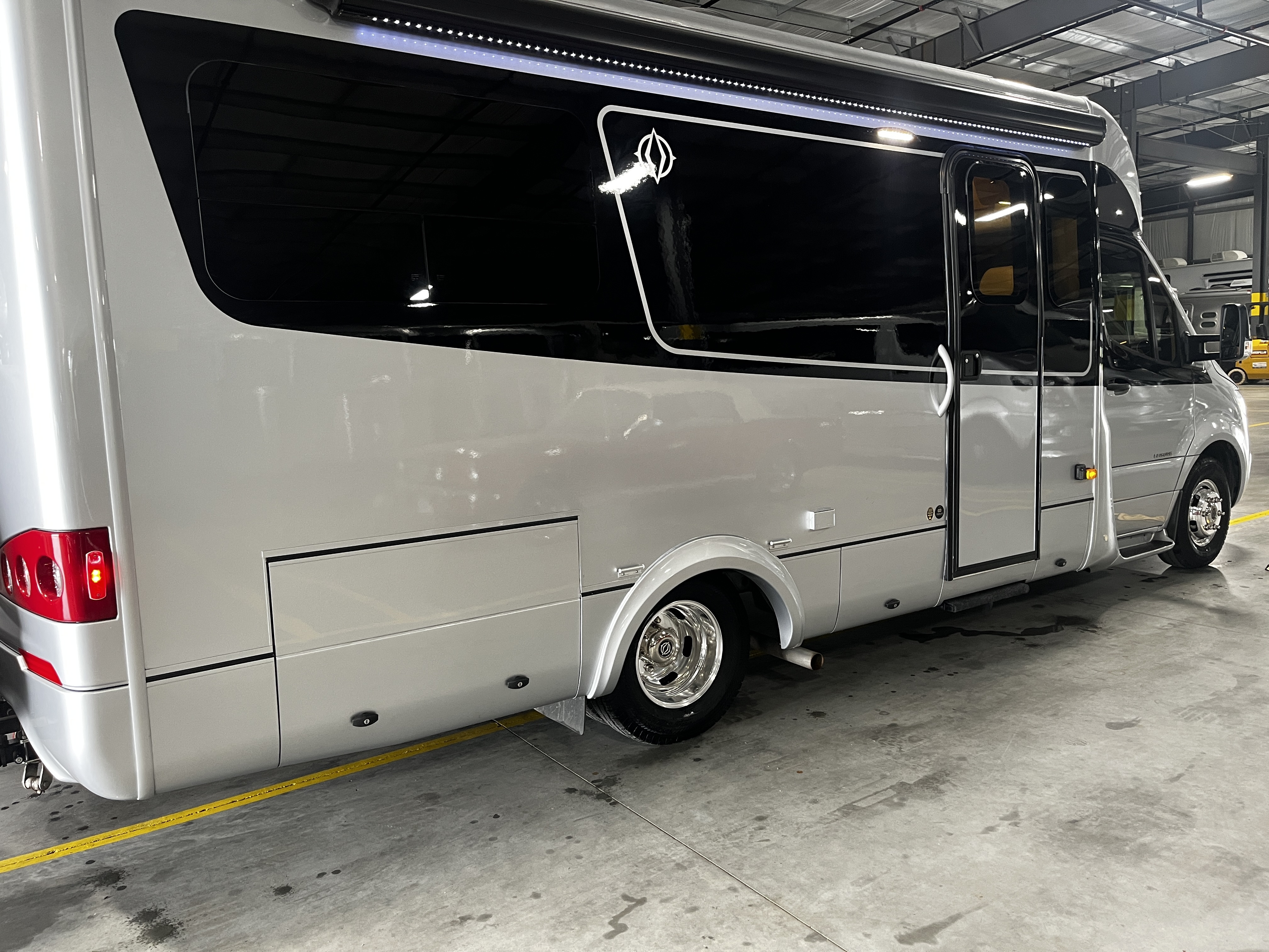2024 Leisure Travel UNITY U24RL RV