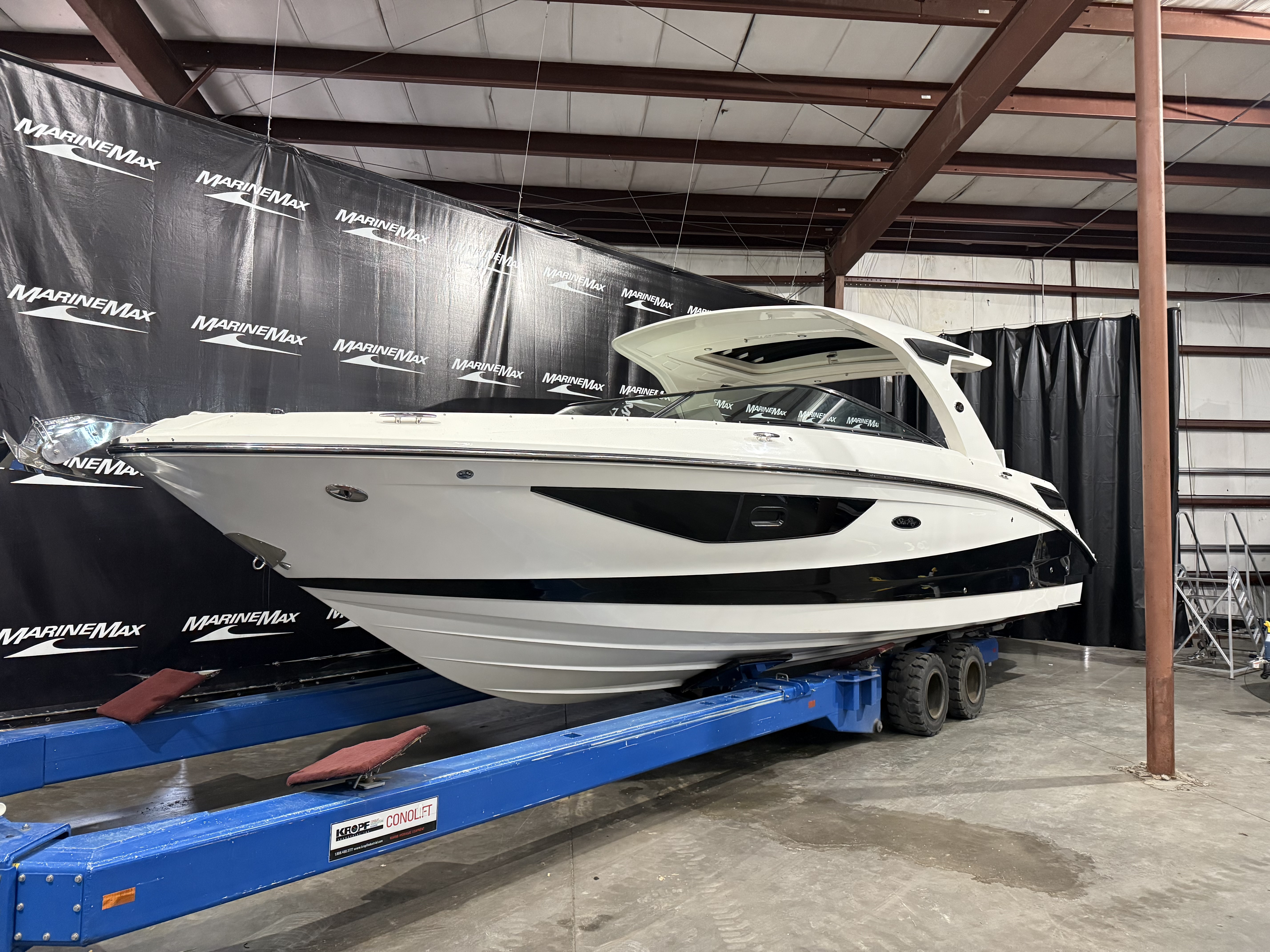 2026 Sea Ray 350 SLX W 230 in excelsior MN