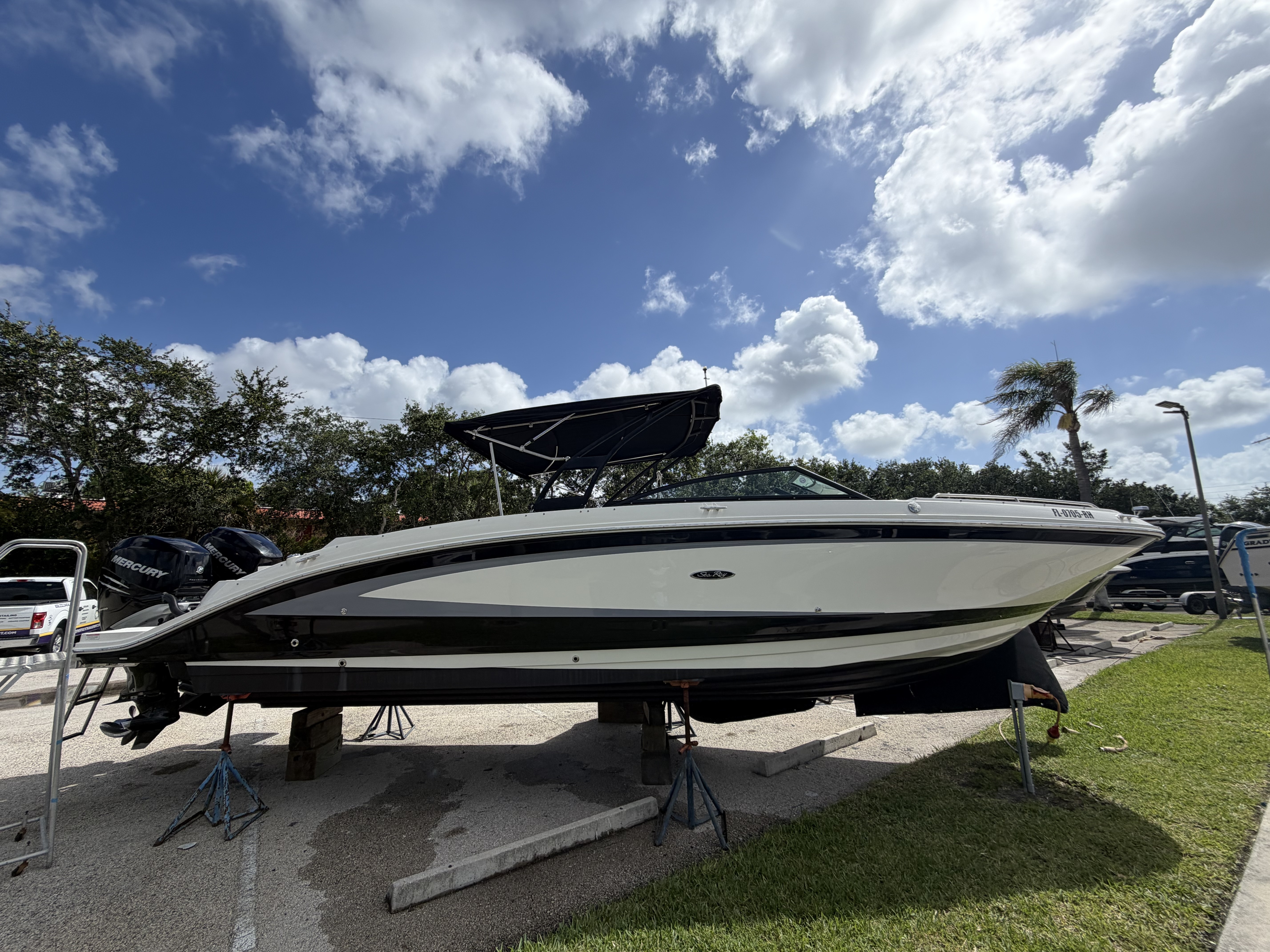2017 Sea Ray SDX 290 OB in stuart FL