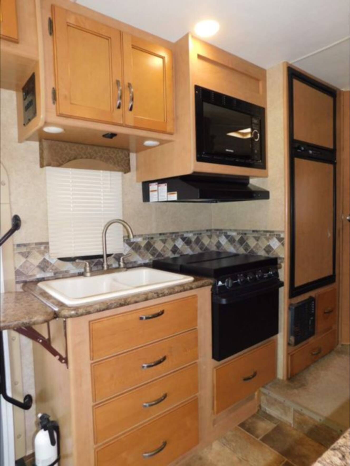 A photo of this 2016 Thor Freedom Elite 22FE
