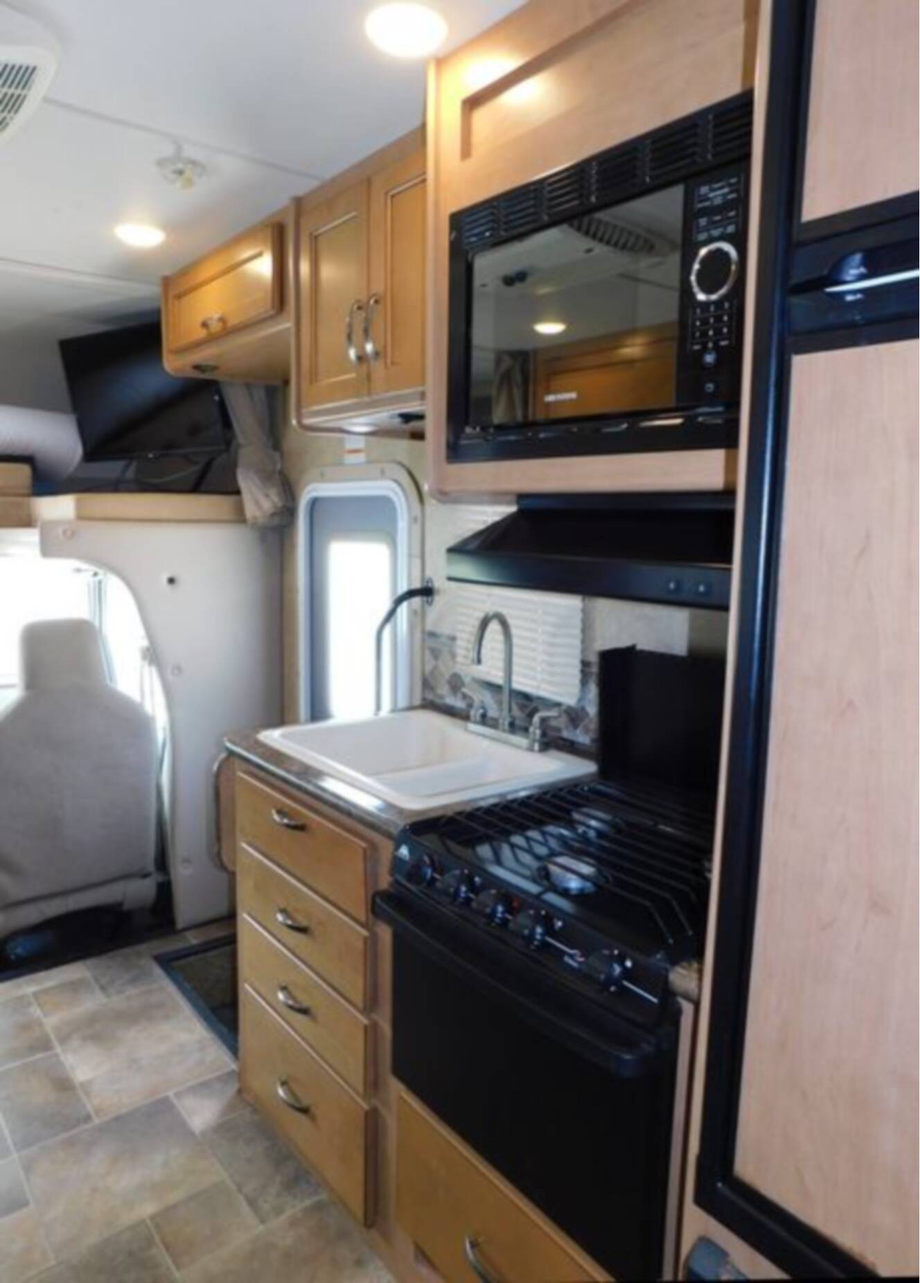 A photo of this 2016 Thor Freedom Elite 22FE