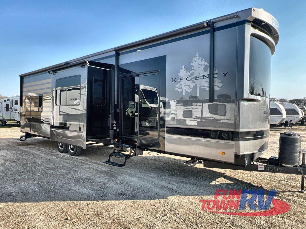 2025 Crossroads Rv Regency 3881FKL in wharton TX