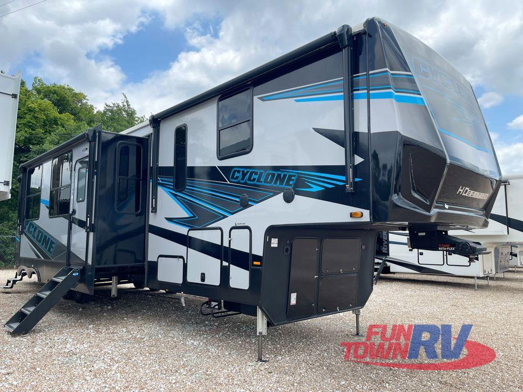 2025 Heartland Cyclone 4014C in corsicana TX