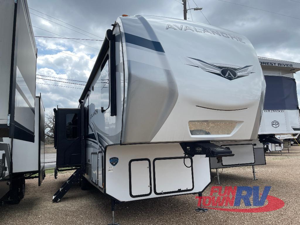 2022 Keystone Rv Avalanche 322RL RV