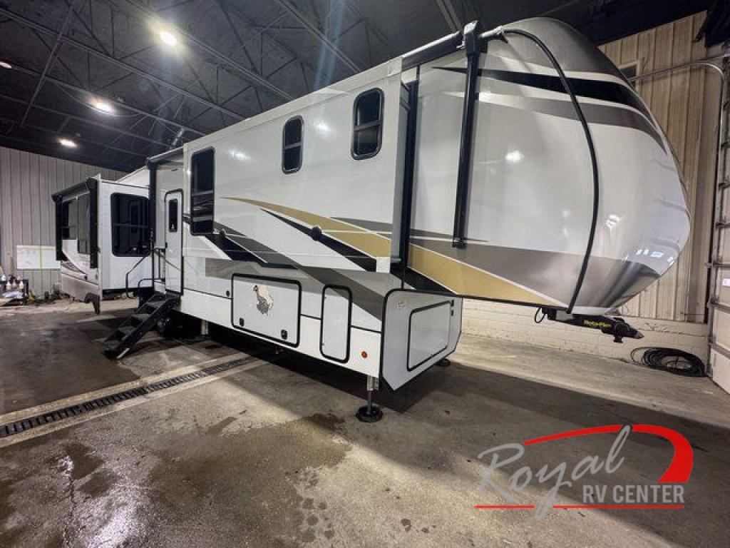 2022 Alliance Rv Paradigm 370FB in middlebury IN