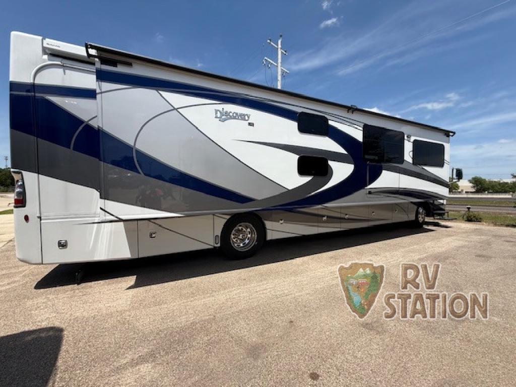 2023 Fleetwood Rv Discovery LXE 40G in college station TX