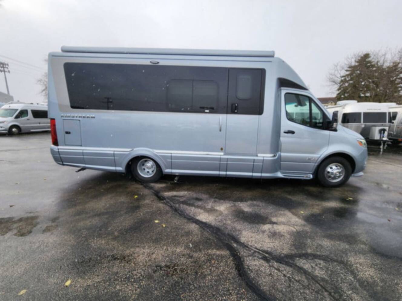 A photo of this 2026 Airstream Atlas 25MS Murphy Suite