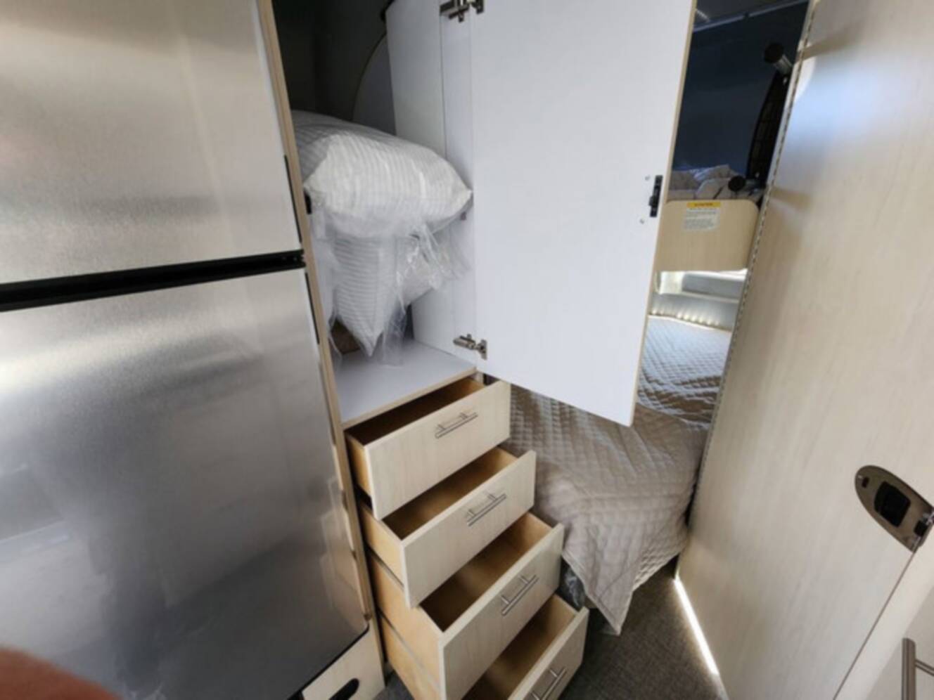 A photo of this 2025 Airstream Flying Cloud 30FB Bunk