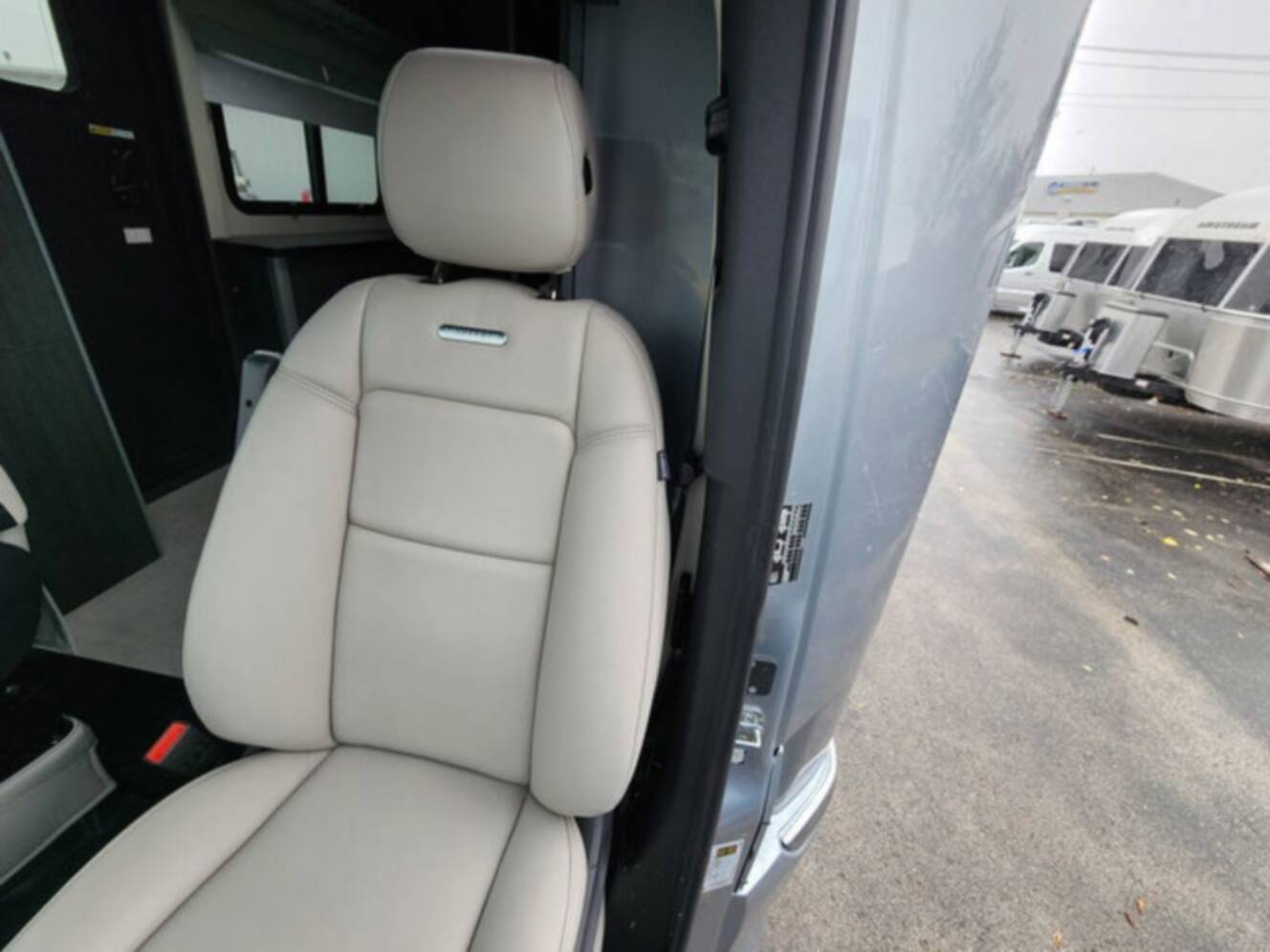 A photo of this 2026 Airstream Atlas 25MS Murphy Suite