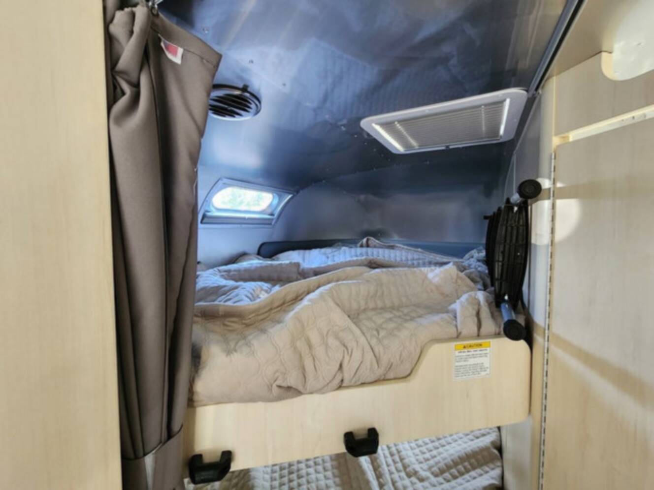 A photo of this 2025 Airstream Flying Cloud 30FB Bunk