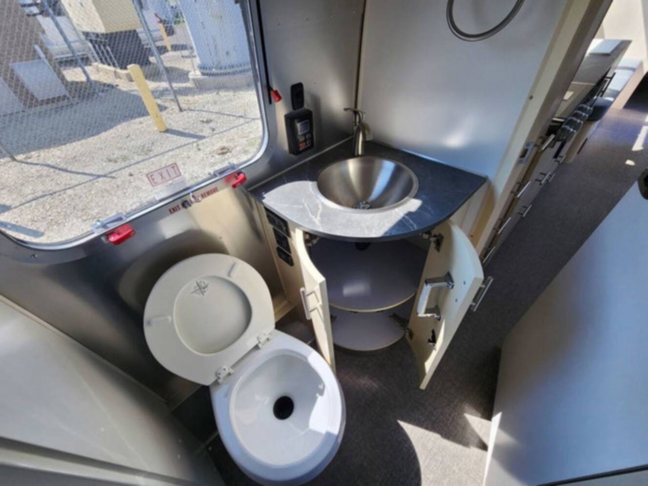 A photo of this 2025 Airstream Flying Cloud 30FB Bunk