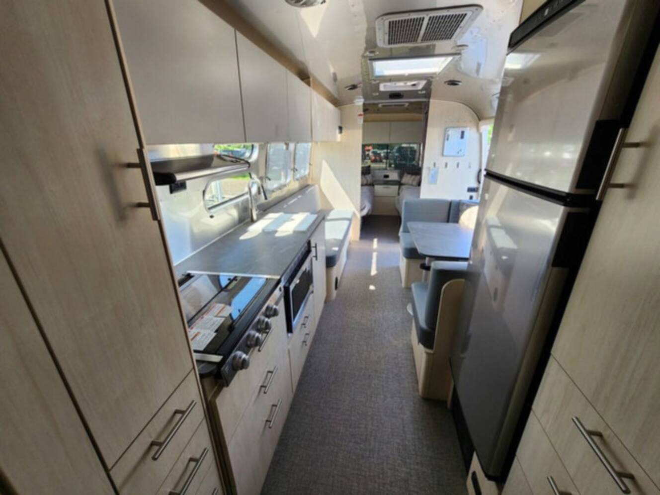 A photo of this 2025 Airstream Flying Cloud 30FB Bunk