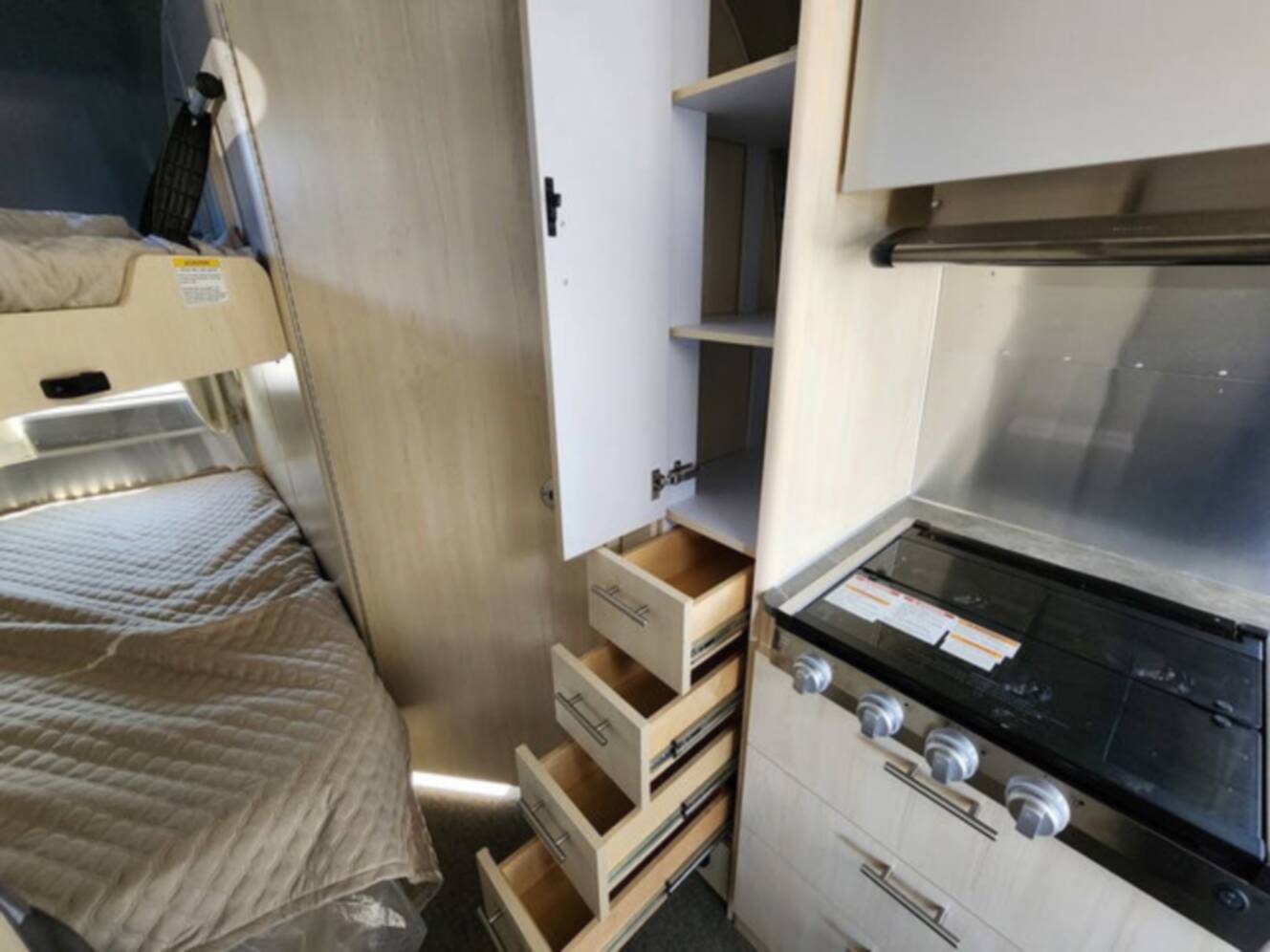 A photo of this 2025 Airstream Flying Cloud 30FB Bunk
