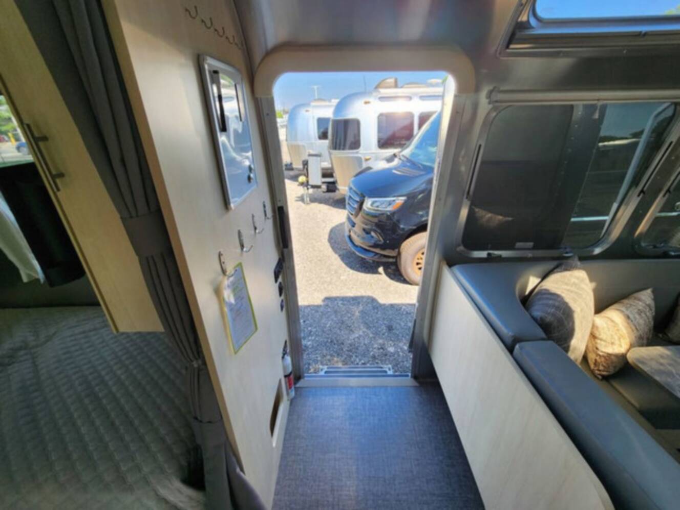 A photo of this 2025 Airstream Flying Cloud 30FB Bunk