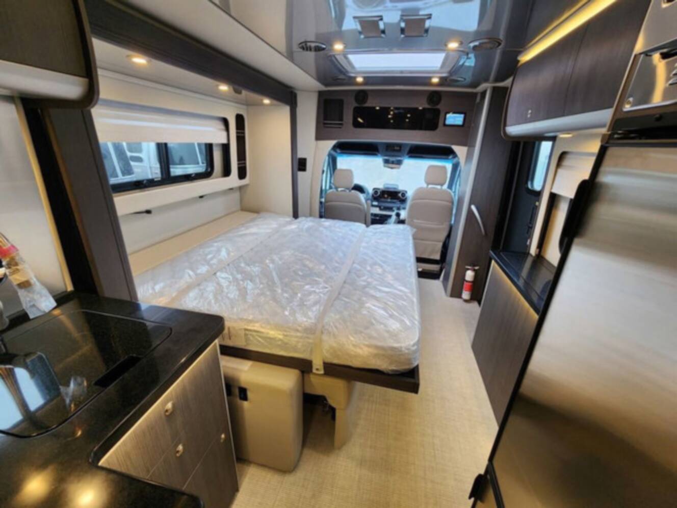 A photo of this 2026 Airstream Atlas 25MS Murphy Suite